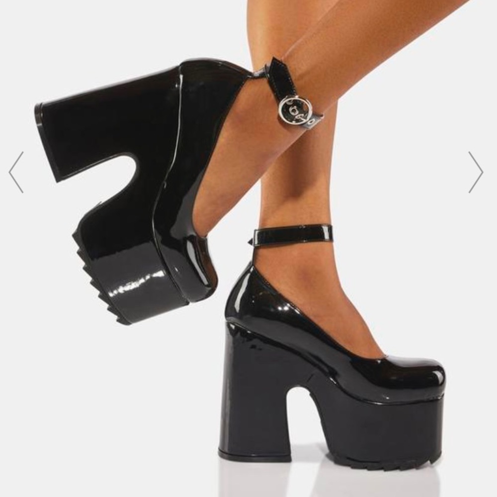 Platform Mary Jane Pumps in Black - Women's Platform Heels